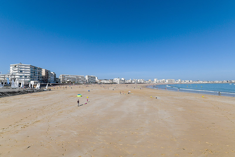 La grande plage des Sables d'Olonne en Vendée